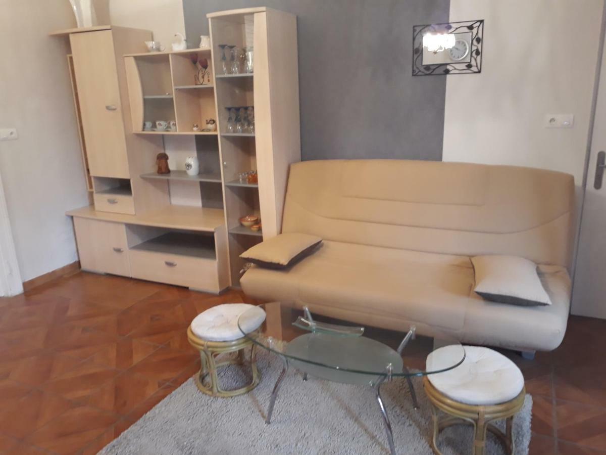 A L'Ombre De La Cascade Apartment Lemberg Bagian luar foto
